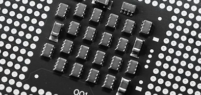 群雄競逐小芯片